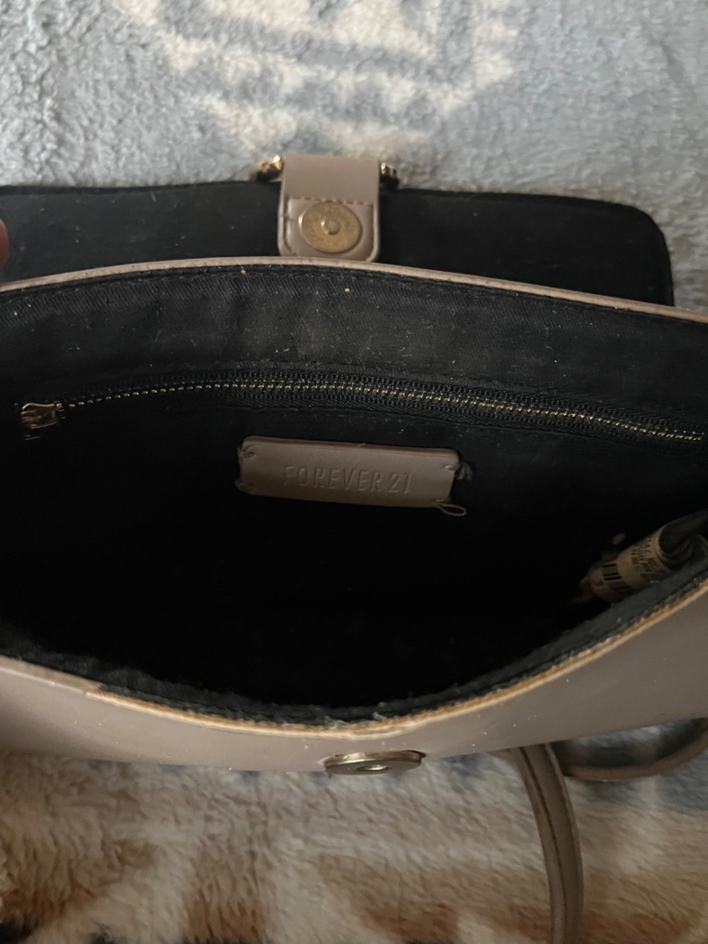 Purse - Picture 2 of 3